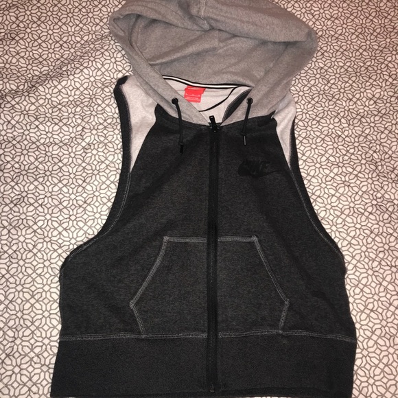 Nike Tops - Women’s Nike zip up tank
